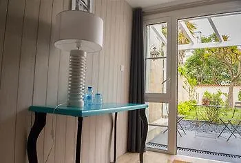La - Chambres D'hotes Bed and breakfast *