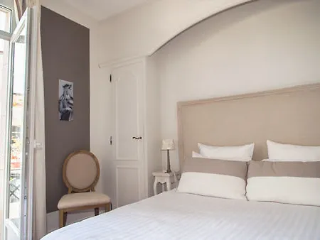 La - Chambres D'hotes Bed & Breakfast *